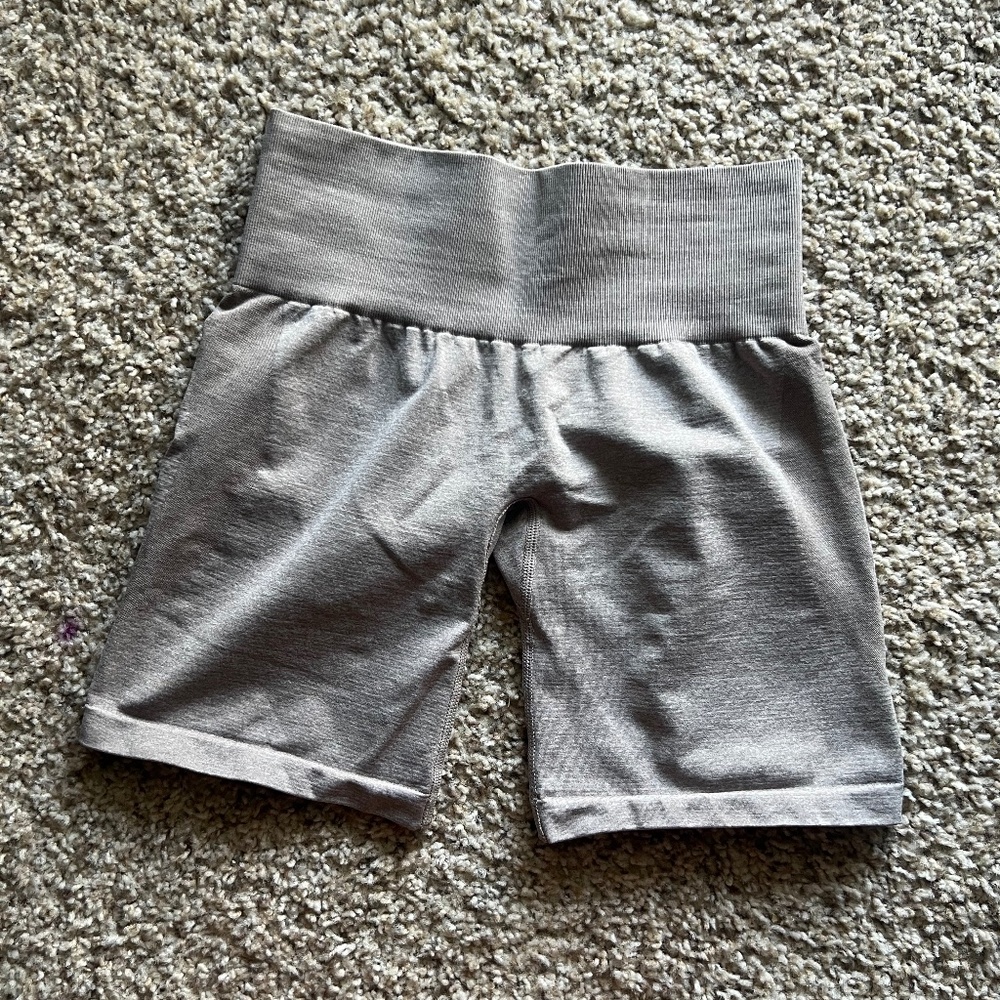 Nvgtn taupe contour shorts